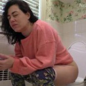 tough release of my big thick logs two toilet trips in one clip natalie wonder clips