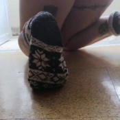 badkithy poop on the balcony exposed to stares