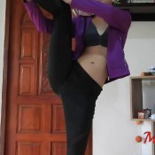 sporty flexible girl rear view shitting/taste poo hd missanja