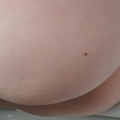 heidi foxx gassy and on the loo