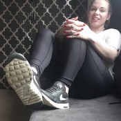 queengf90 - as requested a gym shoe removal joi