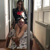 evelina domina - squeezing in the mirror