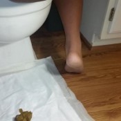 riding the toilet! hd scatlover72 scarlett marie