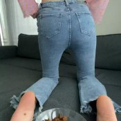 im pooping on a plate alicetop