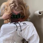 candid chat with bestie while pooping pulsiferpaprocki