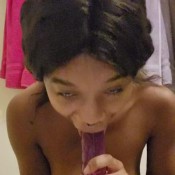 sarahstrudel07 puking on a 8 inch dildo