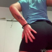 Camila_farts Hot Pants Fart Dance