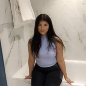 Aeluin Check Out My New Leggings