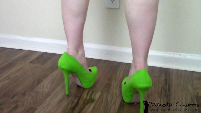 green heel tapping dakota charms